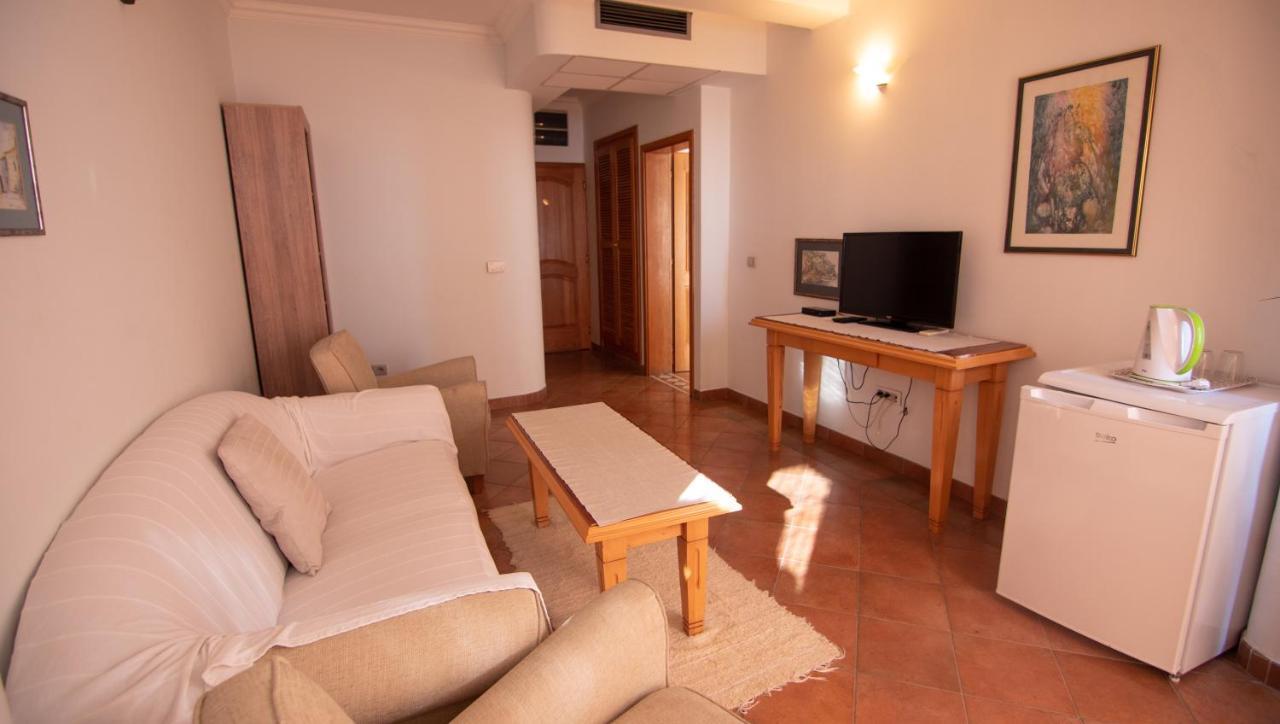 Apartments And Rooms Levantin Inn Sveti Stefan Kültér fotó